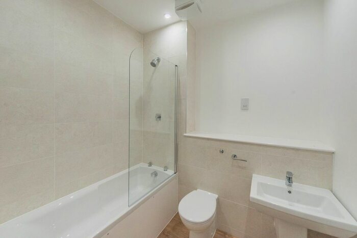 2 Bedroom Flat To Rent In Brocco Bank, Sheffield, S11