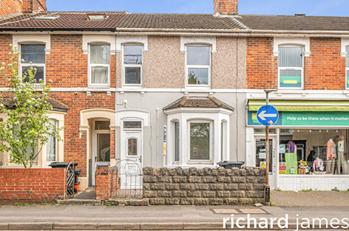 3 Bedroom Terraced House For Sale In Curtis Street, Swindon, SN1