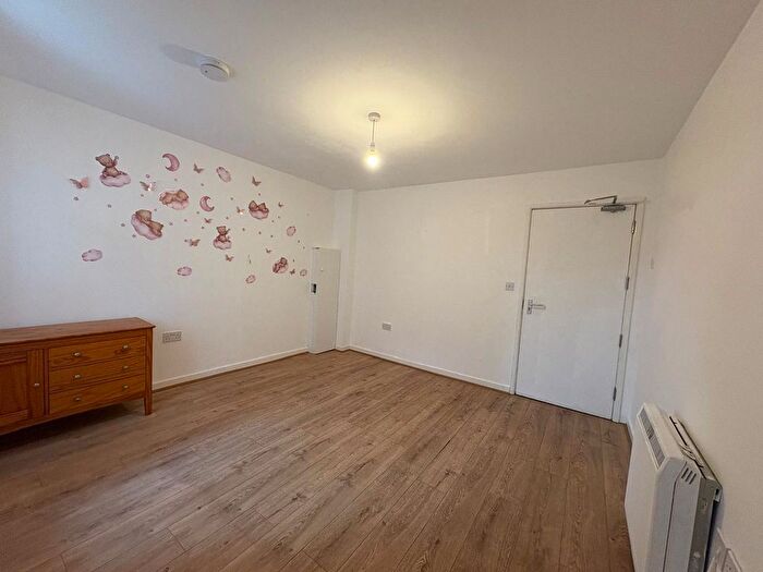 1 Bedroom Flat To Rent In Dean Road, Southampton, SO18