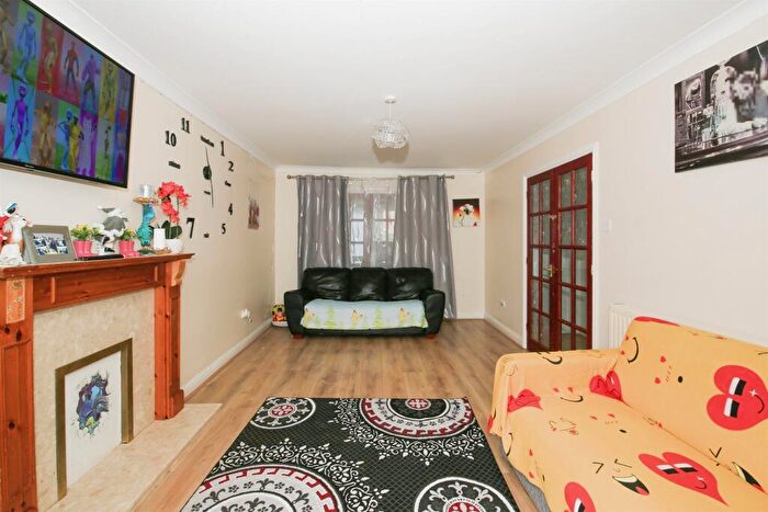 4 Bedroom Detached House For Sale In Monks Drive, Eye, Peterborough, PE6