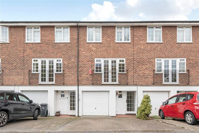 4 Bedroom Terraced House For Sale In Colonels Walk, The Ridgeway, Enfield, EN2
