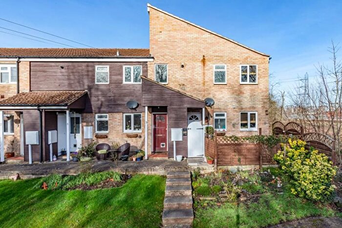 1 Bedroom Maisonette To Rent In Addlestone, Surrey, KT15