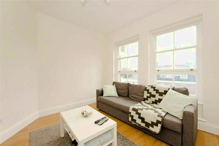 1 Bedroom Apartment To Rent In Clerkenwell Road, London, EC1R