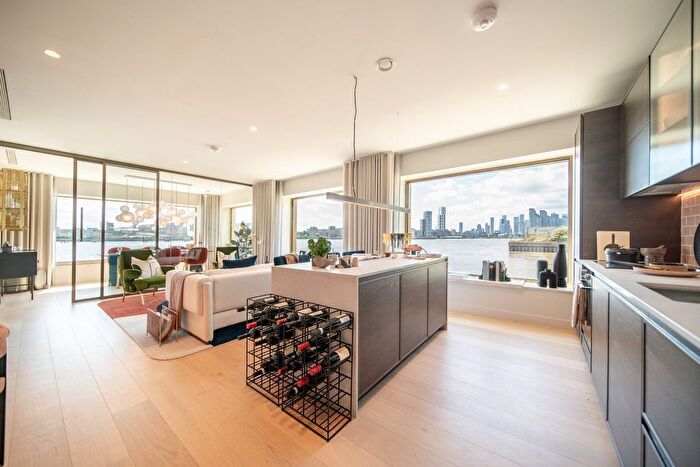 2 Bedroom Flat For Sale In Riverscape, Starboard Way, E16