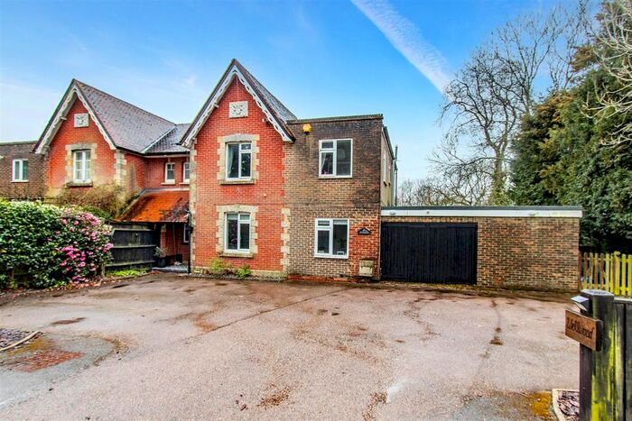 5 Bedroom Semi-Detached House For Sale In Eridge Road, Crowborough, TN6