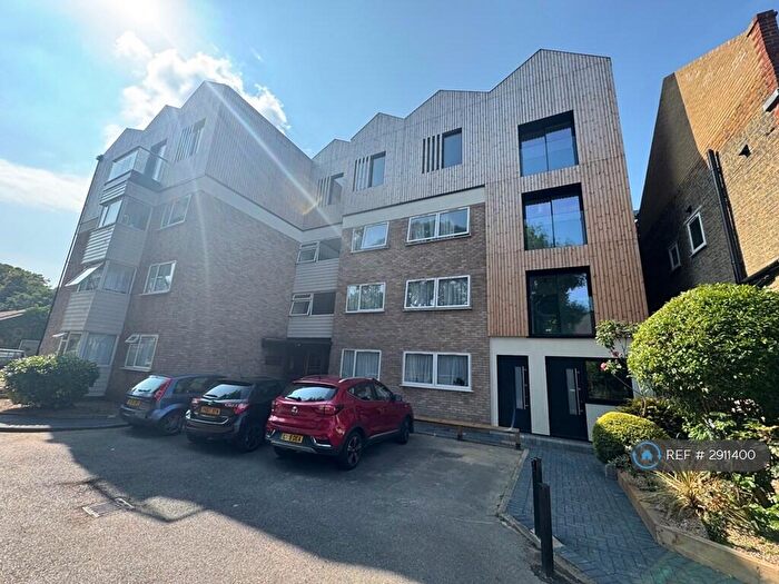 2 Bedroom Flat To Rent In Valentines Road, Ilford, IG1
