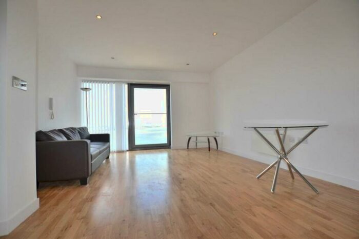 1 Bedroom Apartment For Sale In Alexandra Tower, Princes Parade, Liverpool, Merseyside, L3