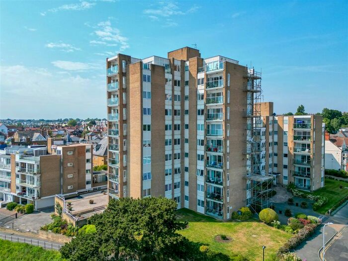 2 Bedroom Flat To Rent In Manor Road, Westcliff-On-Sea, SS0
