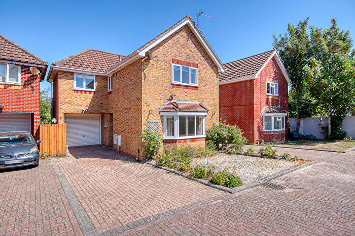 4 Bedroom Detached House For Sale In Abbott Close, Bournemouth, BH9