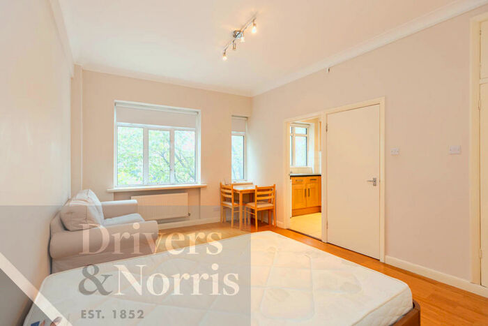 Apartment To Rent In Euston Road, Warren Street, London, NW1