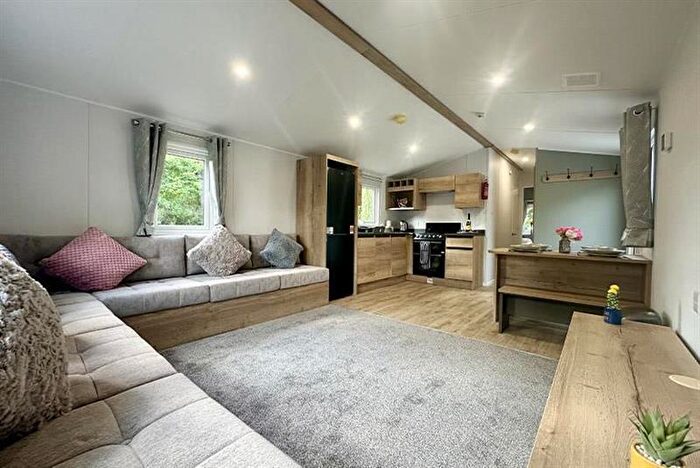 2 Bedroom Lodge For Sale In Willerby Ellerton Extra, Tattershall Lakes Country Park, Sleaford Rd, Tattershall, Lincolnshire, LN4