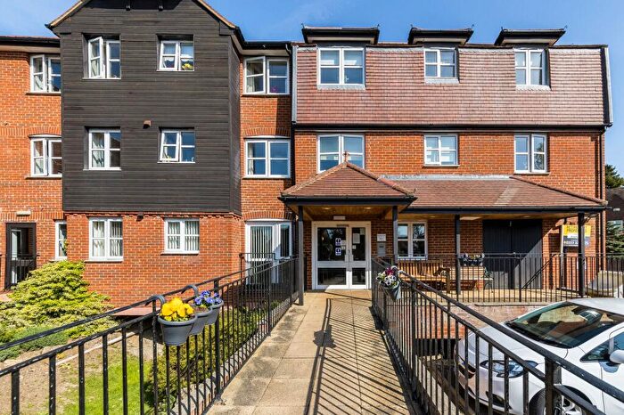 1 Bedroom Flat For Sale In Mill Stream Court, Abingdon, OX14