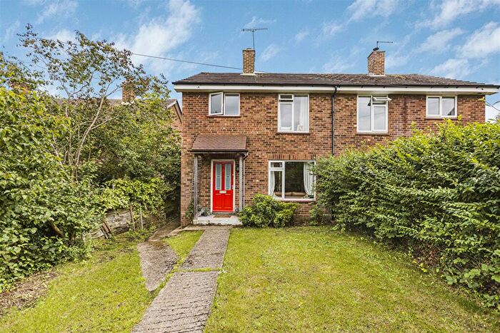 3 Bedroom Semi-Detached House For Sale In Fanshaws Lane, Brickendon, Hertford, SG13