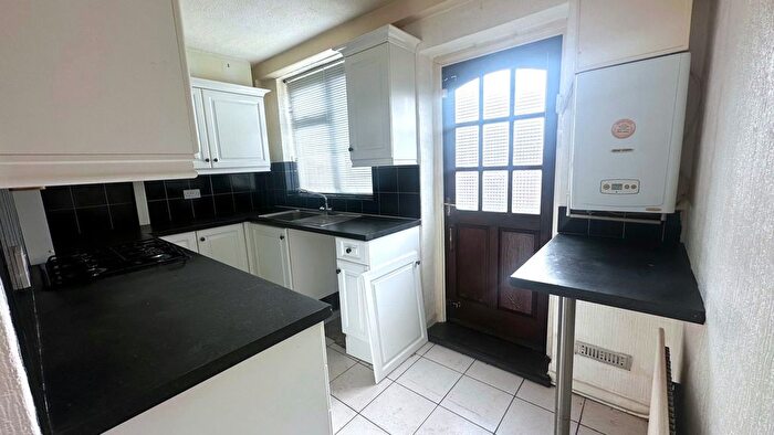 4 Bedroom Terraced House To Rent In Greatdown Road, Ealing, W7