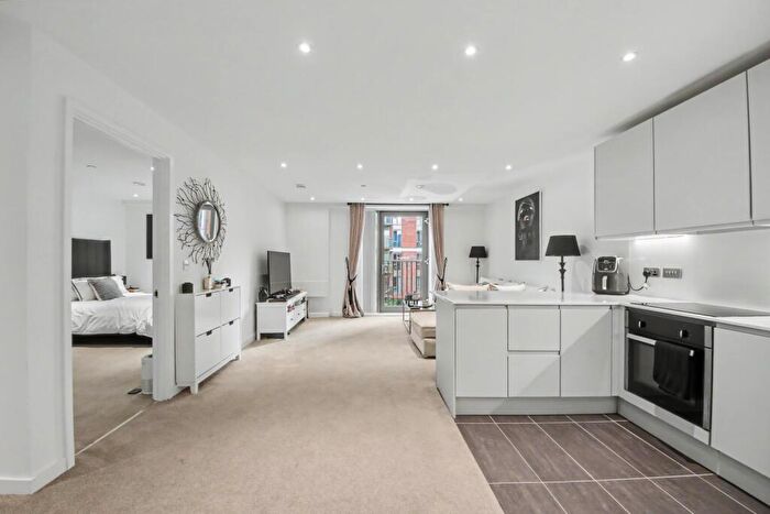 1 Bedroom Apartment For Sale In Local Crescent, Hulme Street, Salford, M5
