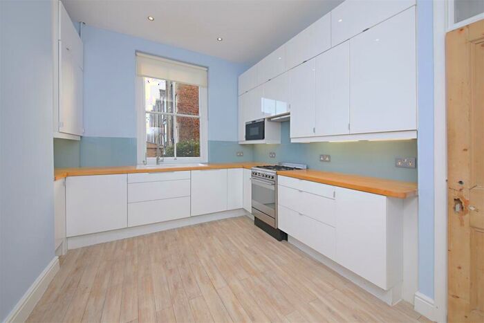 2 Bedroom Flat To Rent In Grafton Terrace, NW5