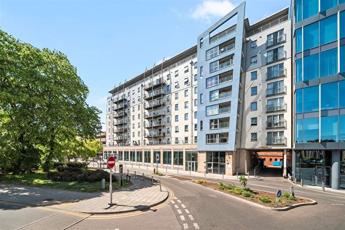 1 Bedroom Flat For Sale In Church Street East, Woking, GU21