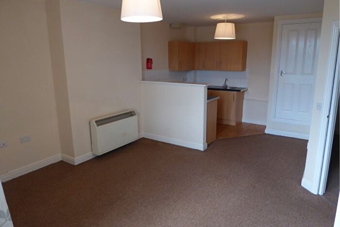 2 Bedroom Flat To Rent In Rolle Street, Exmouth, EX8