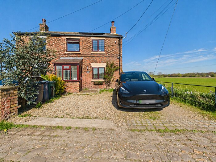 4 Bedroom Semi-Detached House For Sale In Pinfold Lane, Scarisbrick, L40
