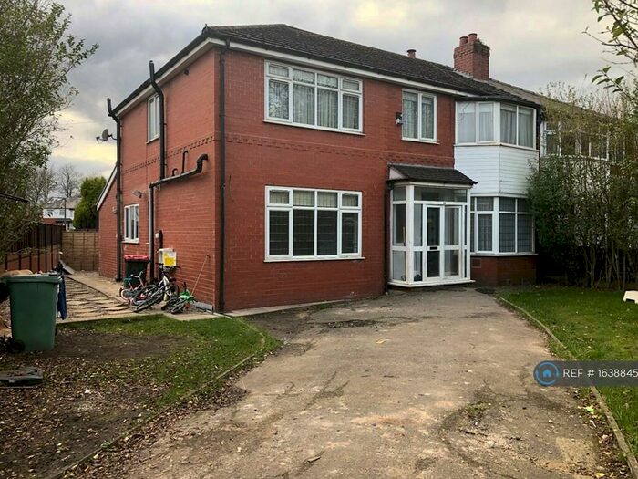 5 Bedroom Semi-Detached House To Rent In Bury Old Road, Prestwich, Manchester, M25