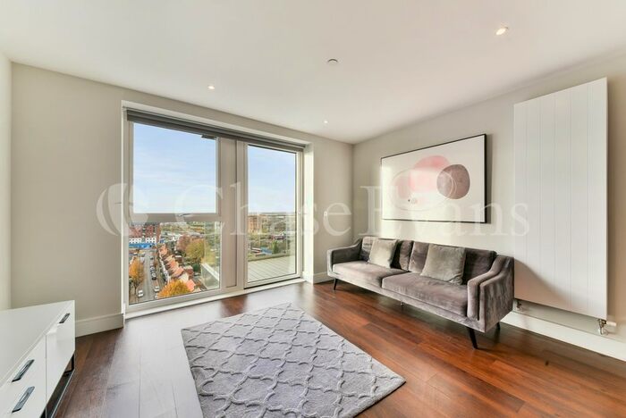 2 Bedroom Flat To Rent In Samuelson House, Greenview, Merrick Road, Southall, London, UB2
