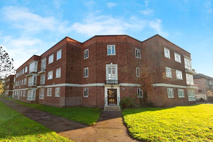 2 Bedroom Flat For Sale In Longbridge Road, Barking, IG11