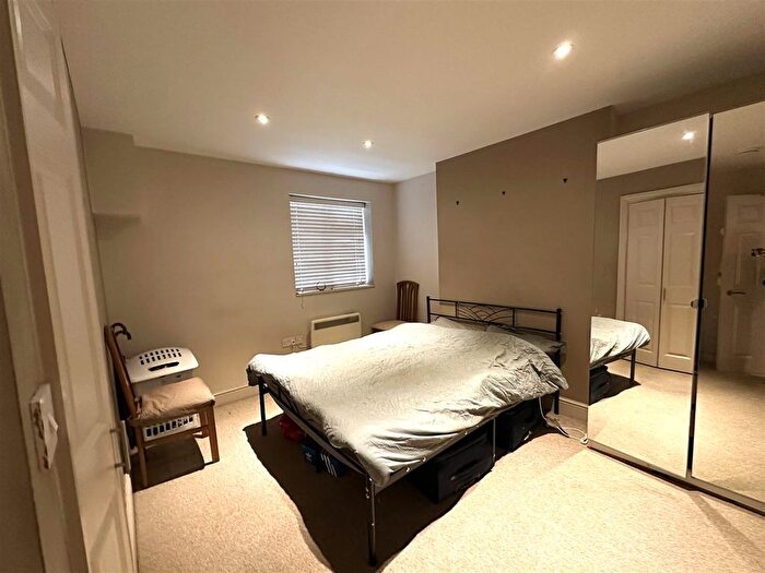 1 Bedroom Flat To Rent In Victoria Road, Aldershot, GU11