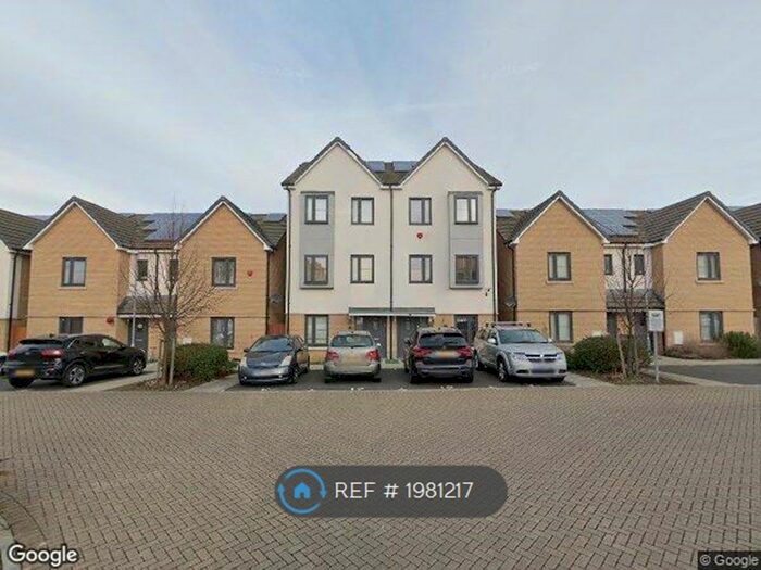 4 Bedroom Semi-Detached House To Rent In Reservoir Way, Ilford, IG6