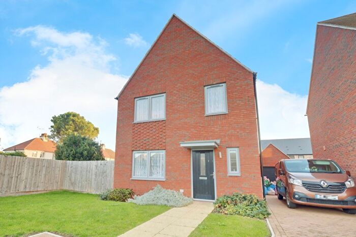 4 Bedroom Detached House For Sale In Turbot Drive, Great Wakering, SS3