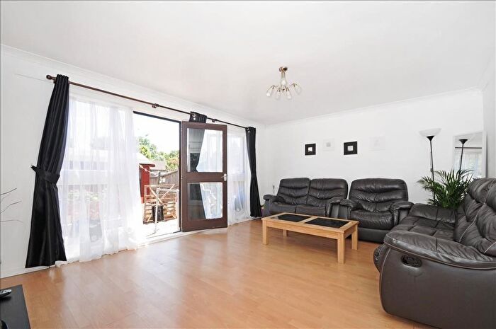 5 Bedroom Terraced House To Rent In Stable Walk, London, N2