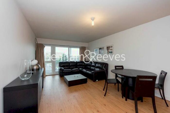 2 Bedroom Flat To Rent In Heritage Avenue, Colindale, NW9