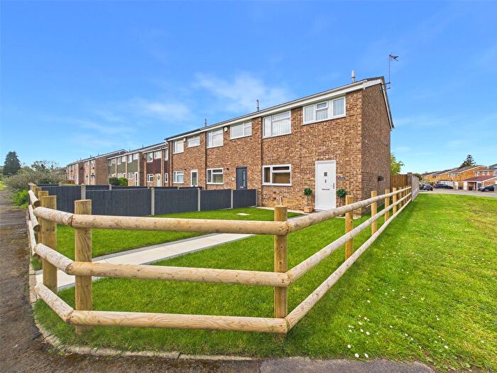 3 Bedroom End Terrace House For Sale In Redwood Close, Gloucester, Gloucestershire, GL1