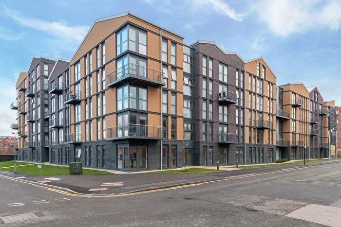 2 Bedroom Flat To Rent In Communication Row, Birmingham, West Midlands, B15