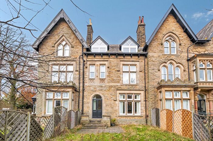 2 Bedroom Flat For Sale In Eton Court, Roseville Avenue, Harrogate, North Yorkshire, HG1