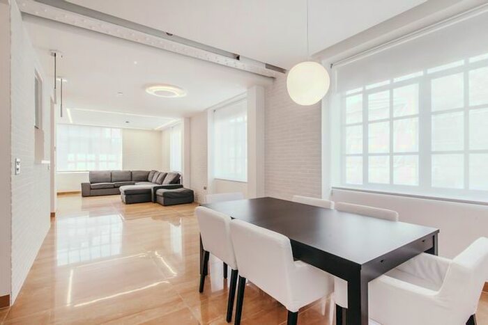 3 Bedroom Flat To Rent In Douglas Street, London, SW1P