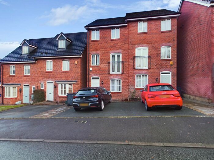 4 Bedroom Town House To Rent In Tansy Way, Staffordshire, ST5