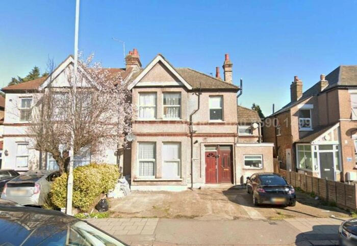 1 Bedroom Maisonette To Rent In Green Lane, Goodmayes, Ilford, IG3