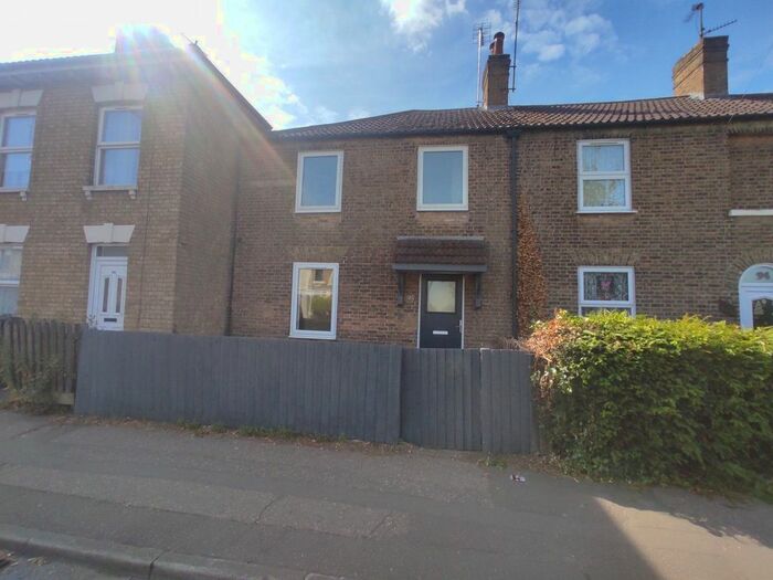 3 Bedroom Cottage To Rent In Oundle Road, Woodston, Peterborough, PE2