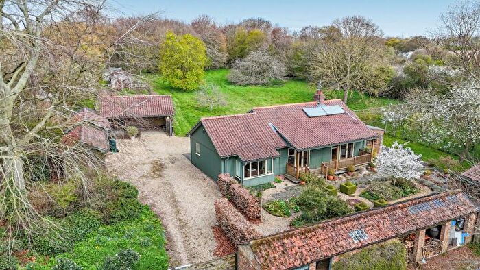 2 Bedroom Detached Bungalow For Sale In Norwich Road, Swaffham, PE37