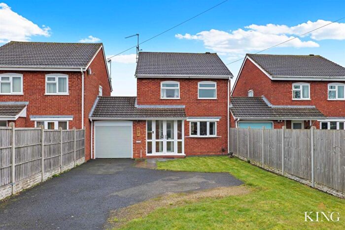 4 Bedroom Link Detached House For Sale In Bromsgrove Road, Studley, B80