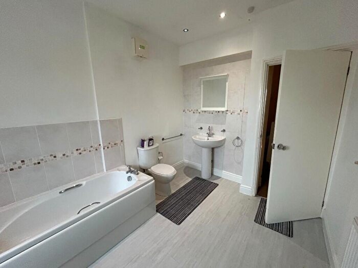 3 Bedroom Maisonette To Rent In Filton Road, Horfield, Bristol, BS7