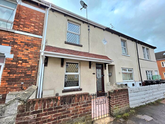 2 Bedroom Property To Rent In Ferndale Road, Swindon, SN2