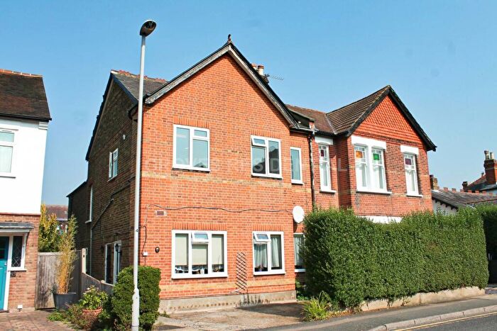 2 Bedroom Maisonette To Rent In Acacia Grove, New Malden, KT3