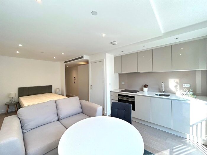 Studio To Rent In Albion Place, Hammersmith, W6