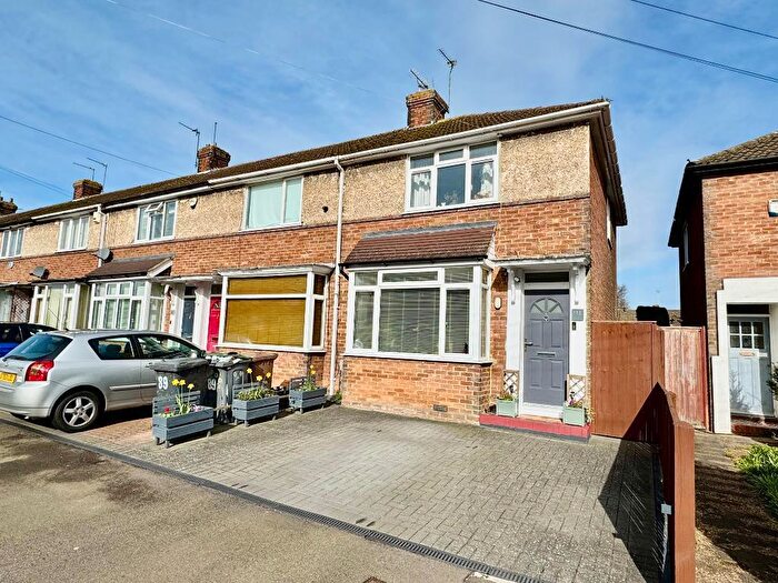 2 Bedroom End Of Terrace House For Sale In Chesford Road, Putteridge, Luton, Bedfordshire, LU2