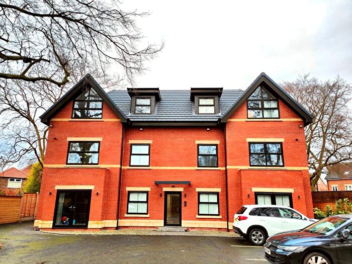 2 Bedroom Flat To Rent In Clothorn Road, Manchester, M20