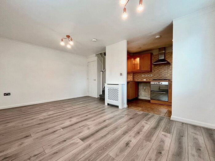 2 Bedroom End Of Terrace House To Rent In Pennard Close, Newport, NP10