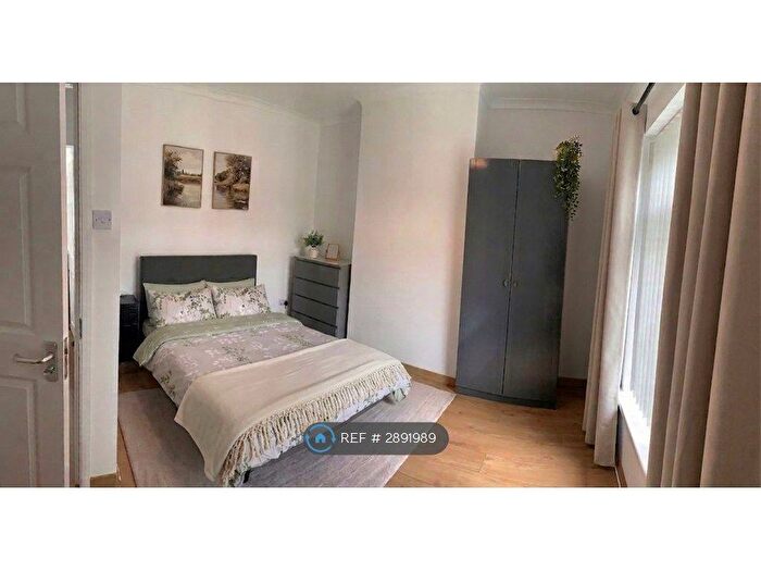 3 Bedroom Semi-Detached House To Rent In Kirkby-In-Ashfield, Mansfield, NG17