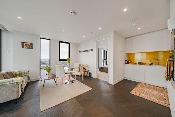 2 Bedroom Flat For Sale In The Waterman, Tidemill Square, Lower Riverside, Greenwich Peninsula, SE10