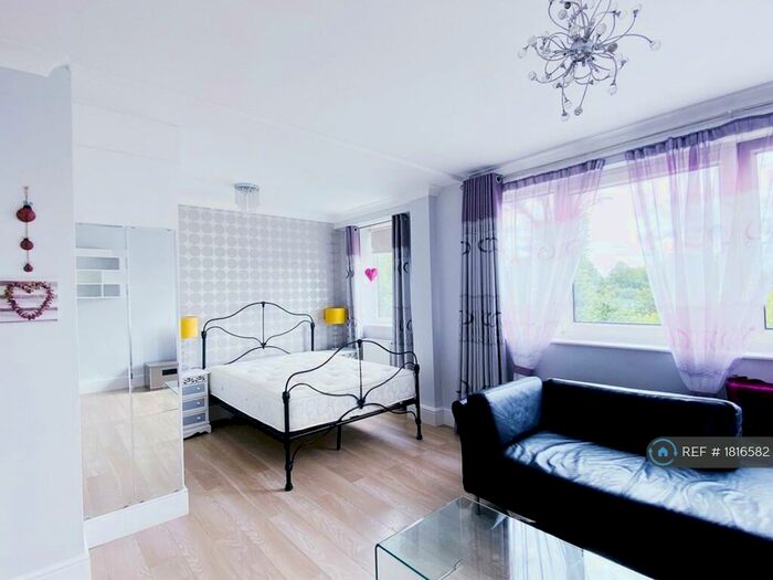 Studio To Rent In Heron House, Kingston Upon Thames, KT1